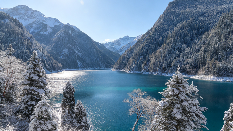 7-Day Christmas Winter Adventure in Chengdu · Snow-dusted Jiuzhaigou & Huanglong + Chengdu Research Base of Giant Panda Breeding + Sanxingdui Museum