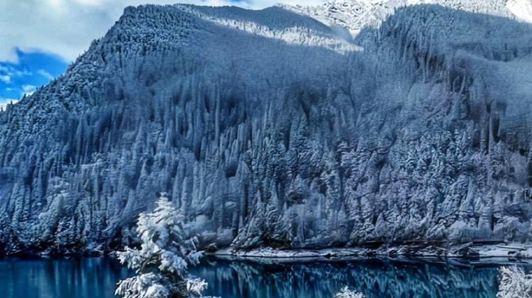 6-day 5-night · Private Tour · Chengdu + Mount Siguniang + Bipenggou + Huanglong National Scenic Area + Jiuzhaigou National Park