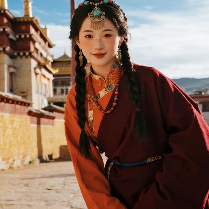 云南昆明+大理市+丽江+香格里拉+西双版纳10日9晚跟团游