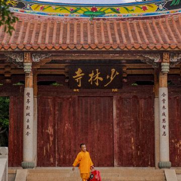 泉州+晋江梧林传统村落+洛伽寺+泉州西街+蟳埔村+崇武古城风景区2日1晚拼小团