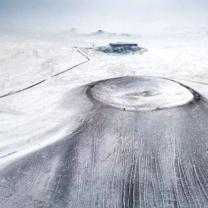 呼和浩特+乌兰哈达火山地质公园+辉腾锡勒草原+响沙湾5日4晚跟团游