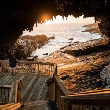 澳大利亚珀斯+赫特泻湖+杰拉尔顿+阿德莱德8日6晚拼小团