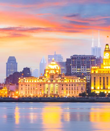 8D7N • Slender West Lake, Disney Castle, a Hanfu photoshoot, and Shanghai's neon nights - flexible pace, no tourist traps