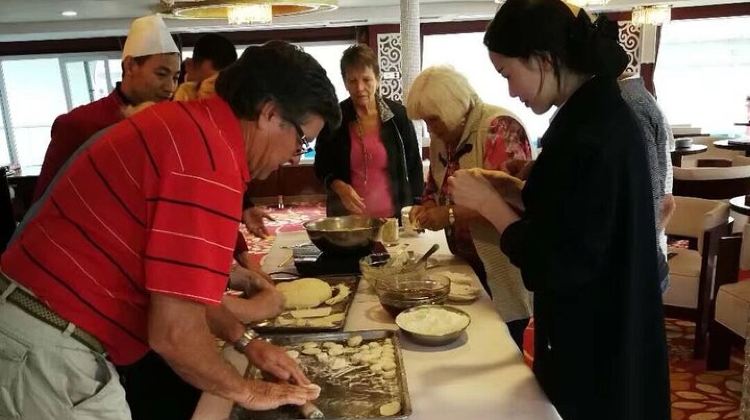 4-Day Yangtze River Cruise Tour from Chongqing to Yichang · Snowy Jade Cave and Three Gorges Dam