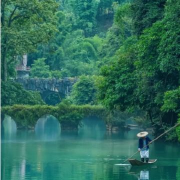 贵州贵阳+黄果树+荔波+西江千户苗寨+镇远+梵净山6日5晚跟团游