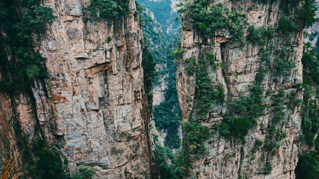 5-Day Vibrant Hunan Group Tour· Zhangjiajie National Park, Fenghuang Ancient Town & Provincial Capital Changsha