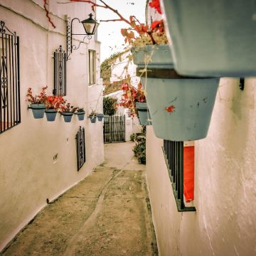 葡萄牙里斯本+西班牙马德里+萨拉戈萨+巴塞罗那+格拉纳达+塞维利亚7日6晚跟团游