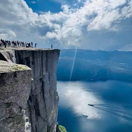 冰岛+挪威+瑞典+芬兰+丹麦+爱沙尼亚15日跟团游