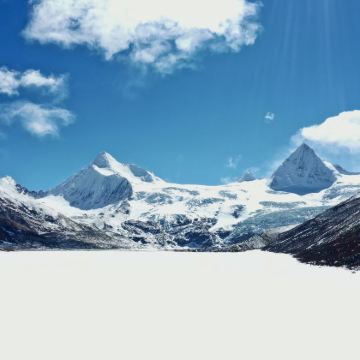 萨普神山+达木寺骷髅墙+孜珠寺+纳木措圣象天门+赞丹寺+布加雪山冰川5日4晚跟团游