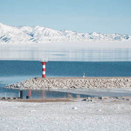 新疆阿勒泰地区+伊犁+禾木风景区+喀纳斯+世界魔鬼城+赛里木湖+独山子大峡谷8日7晚自由行