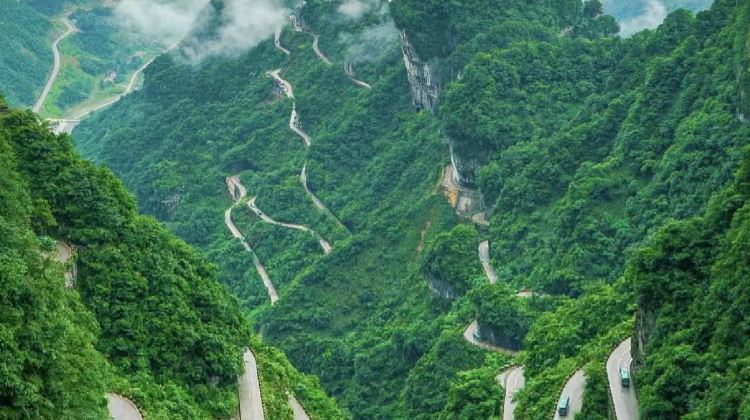5D4N · Private Tours · Zhangjiajie + Zhangjiajie Grand Canyon + Huanglong Cave + Baofeng Lake + Tianmen Mountain National Forest Park