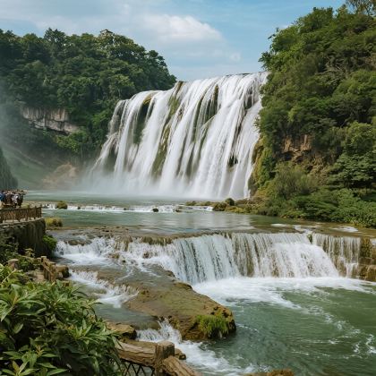 贵州黄果树+马岭河峡谷景区+万峰林景区+织金洞5日4晚私家团