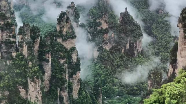 3-Day Best of Zhangjiajie Tour·Zhangjiajie National Forest Park | Tianmen Mountain | Cliff Glass Plank Road | Tianmen Cave