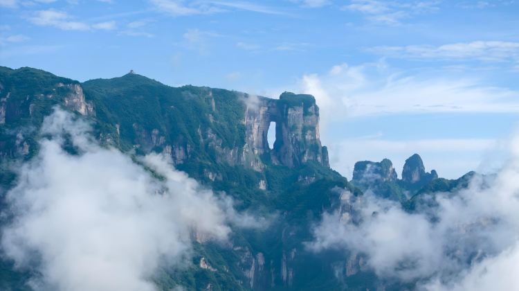 3D2N · Private Tours · Visit Zhangjiajie National Forest Park, Grand Canyon Glass Bridge and Tianmen Mountain, including two nights of 4-diamond accommodation.