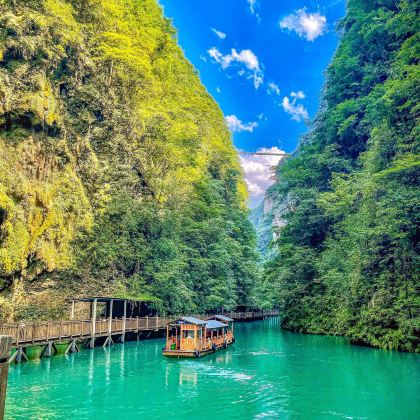 长沙+张家界+大峡谷+天门山+湘西+凤凰古城3日2晚跟团游