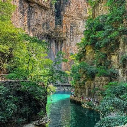 山西黎城黄崖洞文化旅游区+太行山大峡谷八泉峡景区2日1晚跟团游