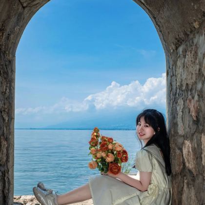 云南昆明+大理市+丽江+香格里拉+西双版纳10日9晚跟团游