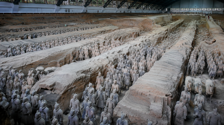 10-D Small Group Tours:  Xi'an-Yan'an-Mount Hua-Henan-Terracotta Army- Grand Tang Mall-Shaolin Temple-Waterfalls | Additional Shaolin Vegetarian Meal+International 4-diamond Hotels | Free Transfer·  