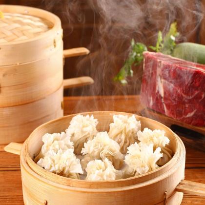 呼和浩特+辉腾锡勒草原+乌兰哈达火山地质公园+响沙湾5日4晚拼小团