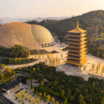 扬州瘦西湖+东关街历史街区+个园+牛首山文化旅游区+南京总统府+中山陵景区+美龄宫+梧桐大道+夫子庙秦淮风光带+玄武湖景区+南京博物院4日3晚私家团