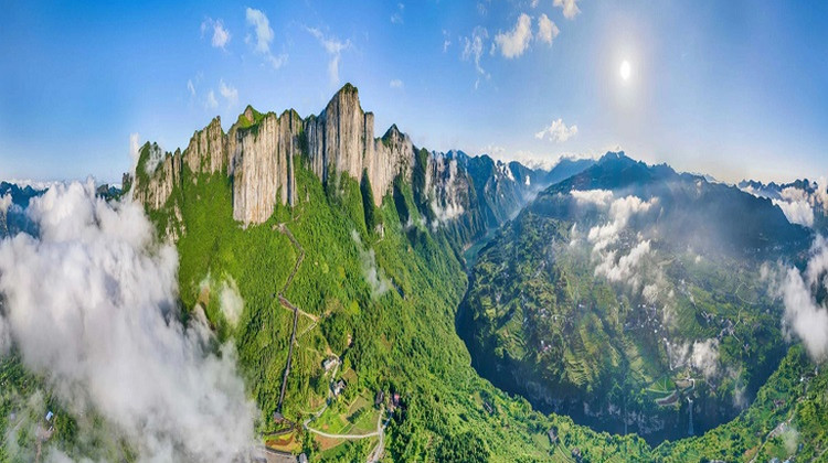 恩施市+武汉5日4晚跟团游·【极目楚天舒•硒都秘境游】4大5A招牌景区.赠景交＆耳麦＆热干面｜武汉升16人团.管家服务.100%纯玩.接送站机｜黄鹤楼+东湖+湖北省博馆+武汉大学+龙麟宫+土司城+女儿城+恩施大峡谷+腾龙洞