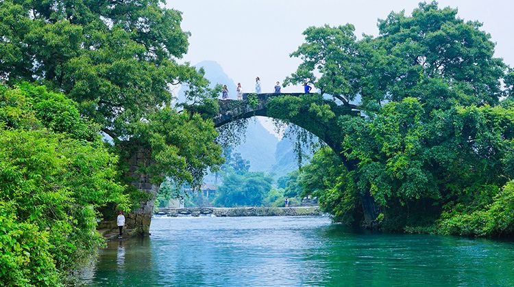 6D5N · Group Tours · Emperor Voyage: 'All Tips Included' China+ Guilin + Yangshuo + Li River Scenic Area +Longji Rice Terraces 