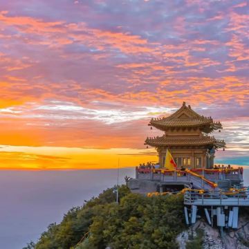 洛阳老君山景区+龙门石窟+郑州河南博物院+开封+少林寺+只有河南·戏剧幻城5日4晚拼小团