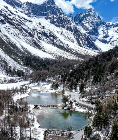 3天2晚 • 四姑娘山景區＋畢棚溝＋達古冰川風景區：7人小團 ＆ 含首道門票＋藏式下午茶 ＆ 打卡雪山咖啡廳 ＆ 達古冰川領隊帶玩