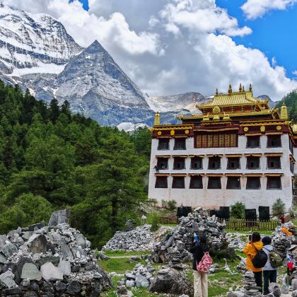 成都+川藏公路+稻城亚丁+林芝+拉萨+西宁17日16晚跟团游