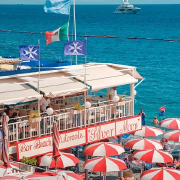 罗马+阿马尔菲+索伦托+马泰拉+巴里+阿尔贝罗贝洛+科森扎+那不勒斯+卡普里岛+滨海波利尼亚诺+波西塔诺8日7晚拼小团