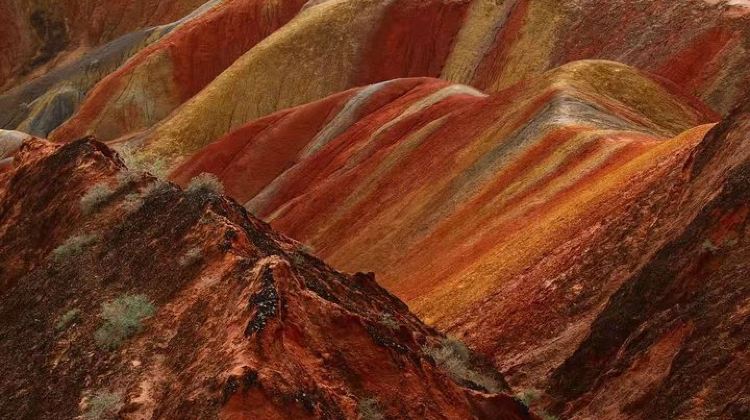 2D1N · Private Tours · 2-Day Zhangye Private Tour: Binggou Danxia, Zhangye Danxia Geo Park, Mati Temple Grottoes