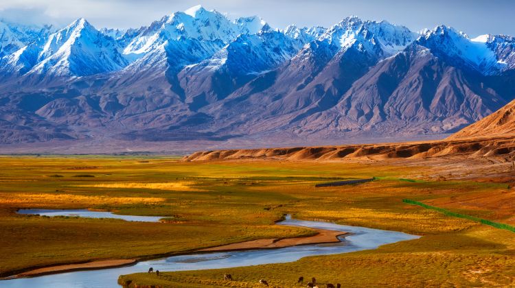 10-day 9-night · Private Tour · Xinjiang + Urumqi + Southern Xinjiang + Kashgar + Pamirs Plateau