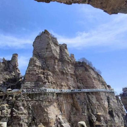 保定白石山世界地质公园+易水湖景区+恋乡太行水镇2日1晚跟团游