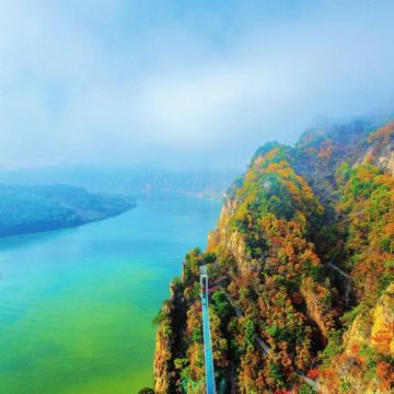 本溪虎谷峡风景区+桓仁江南水镇+桓仁望天洞+五女山博物馆2日1晚跟团游