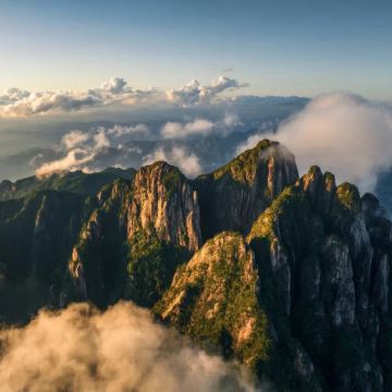 景德镇+婺源+三清山4日3晚跟团游