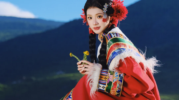 【走入风花雪月|云南昆明+大理+丽江+香格里拉+玉龙雪山8日游私家团】·夏无酷暑+菌香四溢+暑期大促+咨询至高+1000/单+叠加牛角帽/民族披肩+行程可定制+舒适版+升级2晚海景房+土司宴+享+双旅拍+双演出+双体验+赠+雪山小火车