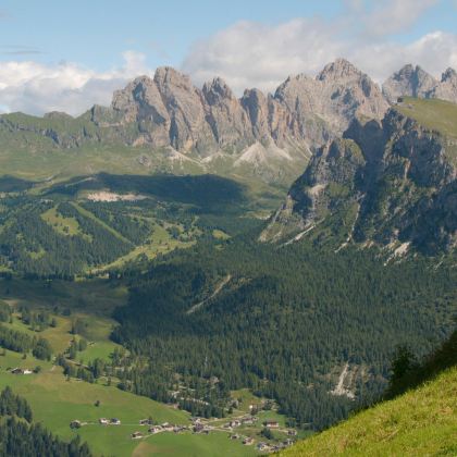 苏黎世+迈恩费尔德+瓦尔斯+圣莫里茨7日6晚私家团