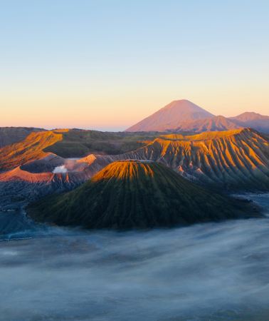 2日1晚 • 「跨島雙重體驗 · 火山海島一次盡覽」峇里島爪哇秘境漫遊｜布羅莫火山橫越沙海、吉普車登觀景台追火山日出