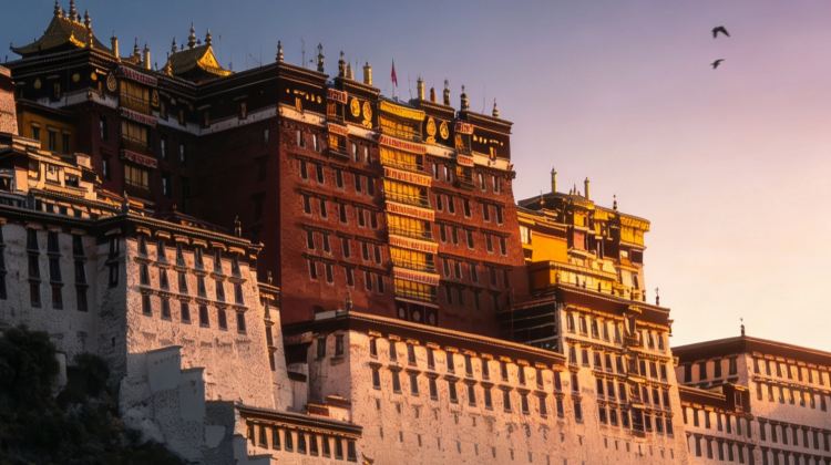5-day 4-night · Private Tour · Lhasa + Potala Palace + Yamdrok Yumtso + Namtso