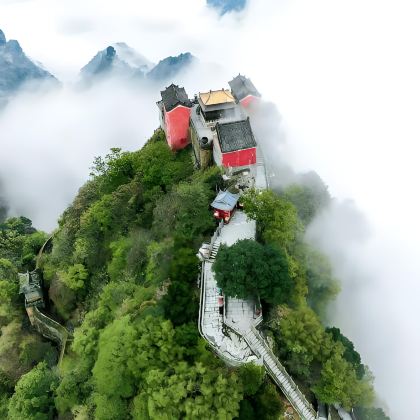 神农架+武当山风景区4日3晚跟团游