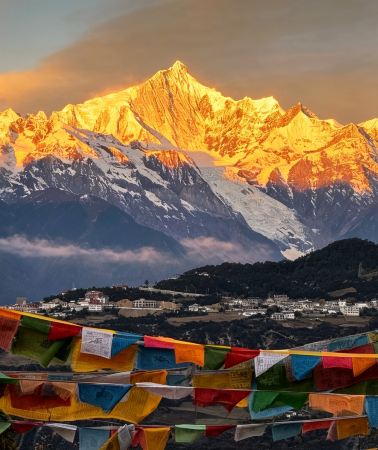 4D3N • Shangri-La + Meili Snow Mountain National Park: Golden Sunrise over Meili Snow Mountain + Songzanlin Monastery + Napahai Lake + Dukezong Ancient City