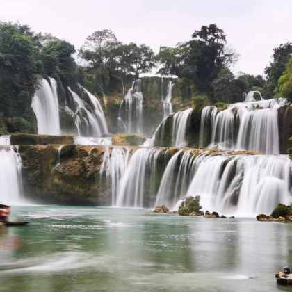 广西崇左+德天跨国瀑布景区+明仕田园+峒那屿湾景区+伏那秘境2日1晚自由行