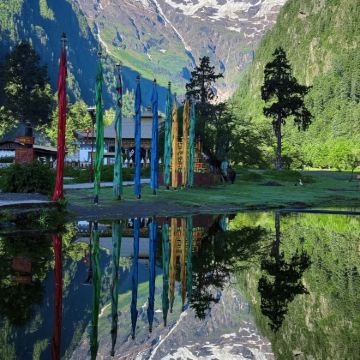 怒江+香格里拉+梅里雪山国家公园+老姆登知子罗+丙中洛风景区+雨崩村+纳帕海(依拉草原)8日7晚私家团