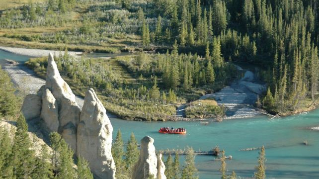 4-Day Canadian Rockies Scenic Group Tour from Calgary·Banff, Lake Louise, Jasper & Columbia Icefield, Scenic Lakes, Canyon Hikes, Ice Explorer & Maligne Lake Cruise | Max 24 Guests