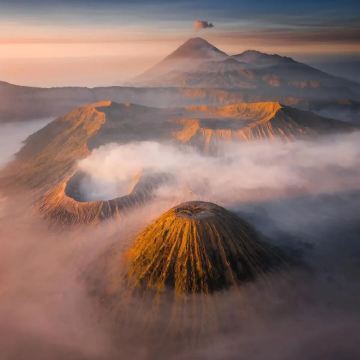 印度尼西亚+巴厘岛+布罗莫火山+伊真火山+佩妮达岛7日6晚跟团游