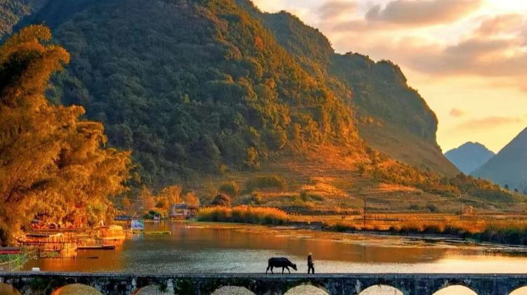 3日2晚 · 旅行團 · 中國廣西崇左＋德天跨國瀑布景區＋峒那嶼灣景區·崇左奇遇記12人小團+贈太平古城國風旅拍+兒童早餐+竹筏漂流+明仕竹筏仙境峒那+導遊全程精講