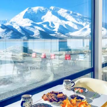 新疆南疆+喀什市+莎车+和田市+阿克苏市+沙漠公路（阿和公路）+温宿大峡谷+帕米尔高原8日7晚拼小团