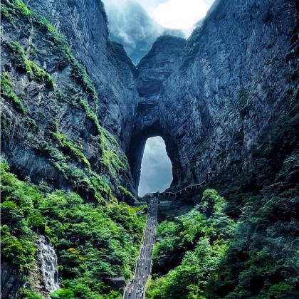 张家界+大峡谷+天门山4日3晚跟团游