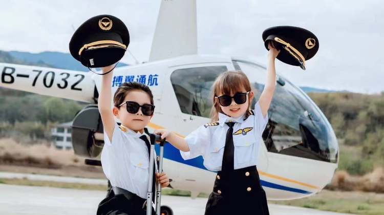 张家界+武陵源+天门山4日3晚跟团游·【抖音专享】三大VIP进景区丨9人精品小团『1车1导|无超市』【悬空玻璃桥+悬崖玻璃栈道，天门山高空索道+原始森林阿凡达】