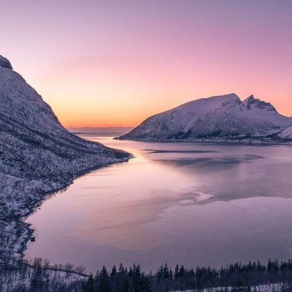 挪威+特罗姆瑟+罗弗敦群岛5日4晚跟团游